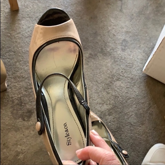 Heels - Picture 2 of 3